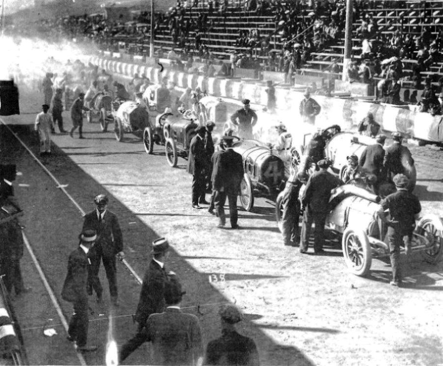 Name:  1915 Starting grid.jpg
Views: 740
Size:  153.7 KB