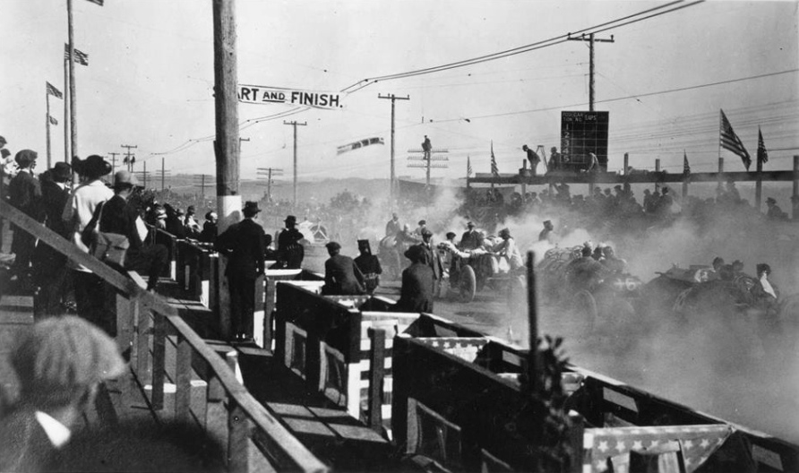 Name:  1915 race about to start..jpg
Views: 800
Size:  187.2 KB