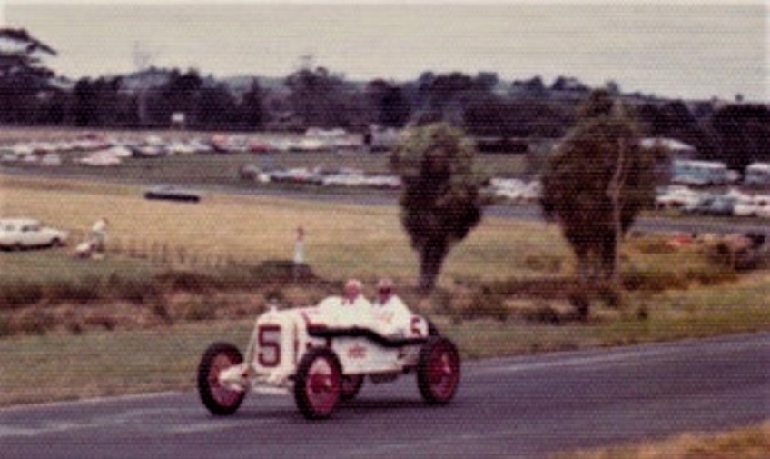 Name:  Len Southward and Robert Muldoon. Jan. 1976. NZGP meet at Pukekohe.jpg
Views: 1253
Size:  109.2 KB