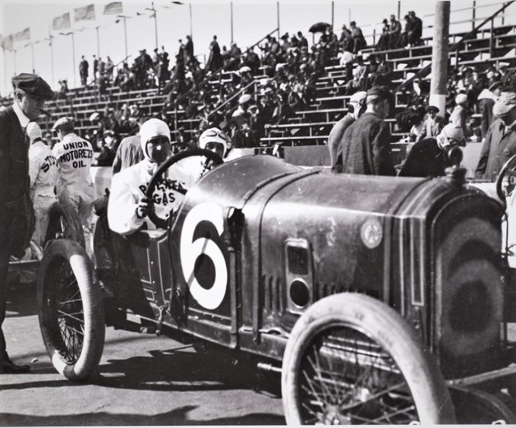 Name:  1915. Bob Burman in his Peugeot # 6 - Copy.jpg
Views: 1712
Size:  156.2 KB