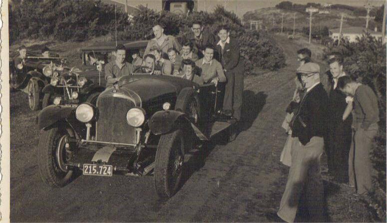 Name:  Family #115 1946 Ed back seat -Graham Wells Bentley NSCC Taylors Bay hclimb  E Dowding archives.jpg
Views: 1508
Size:  60.5 KB