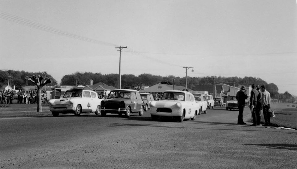 Name:  Motor Racing Matamata #31 1964 Saloons the start Ross Cammick Scott-Given archives .jpg
Views: 966
Size:  62.9 KB