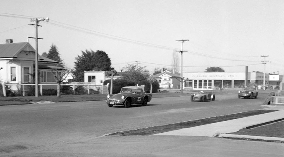 Name:  Motor Racing Matamata #42 1964 Sports Cars Daimler others Ross Cammick Scott-Given archives .jpg
Views: 751
Size:  58.2 KB