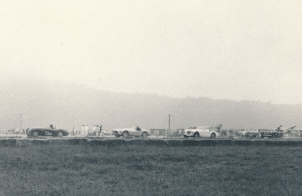 Name:  AH 100S #141 100S and 100 Racing 1960 Santa Barbara Q Karsten Stelk .jpg
Views: 2509
Size:  50.5 KB