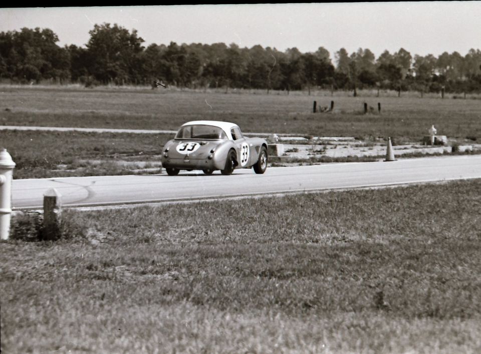 Name:  AH 3000 #361 Sebring 1964 Cars #33 and #34 . car #33 rear K Stelk archives .jpg
Views: 4377
Size:  104.5 KB