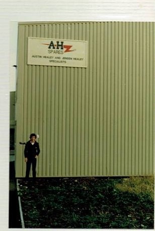Name:  AH Spares #13 Fred Drapers AH Spares 1982 Roger Dowding standing photo by Pete Dicks R Dowding .jpg
Views: 3458
Size:  32.0 KB