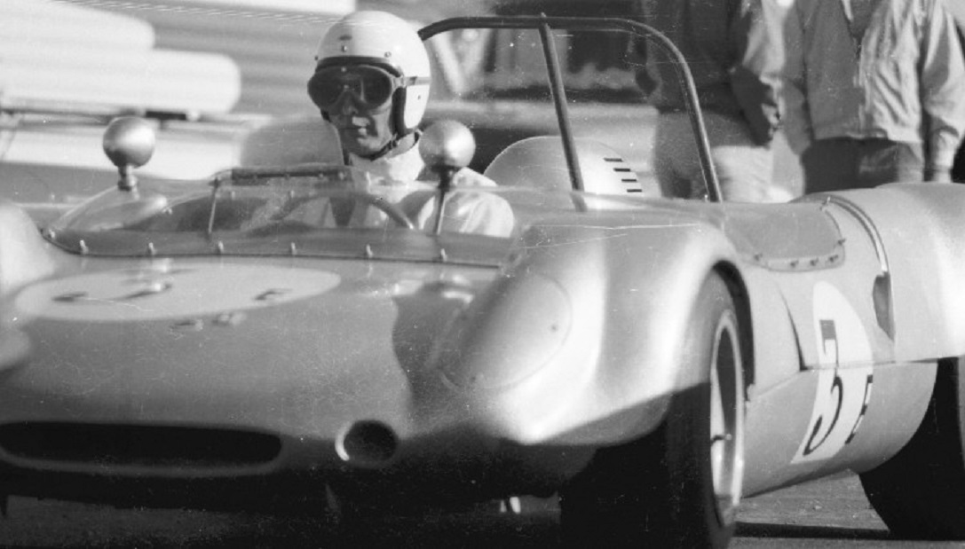 Name:  LOTUS 23B PORSCHE GENE NEARBURG p2 GVR FEB 1967 (1).jpg
Views: 2249
Size:  137.3 KB