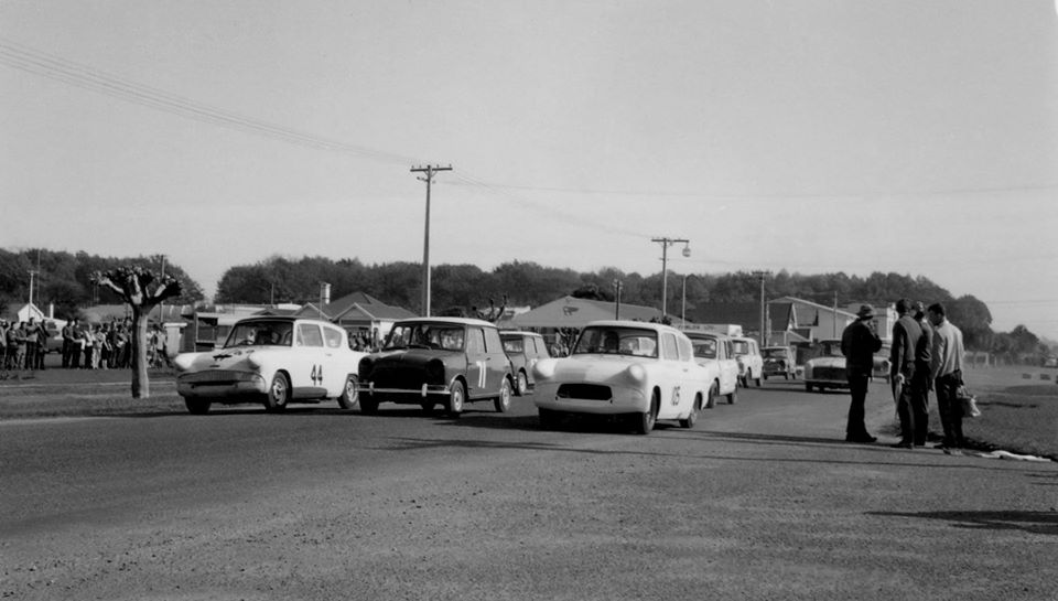 Name:  Motor Racing Matamata #31 1964 Saloons the start Ross Cammick Scott-Given archives .jpg
Views: 1491
Size:  62.9 KB