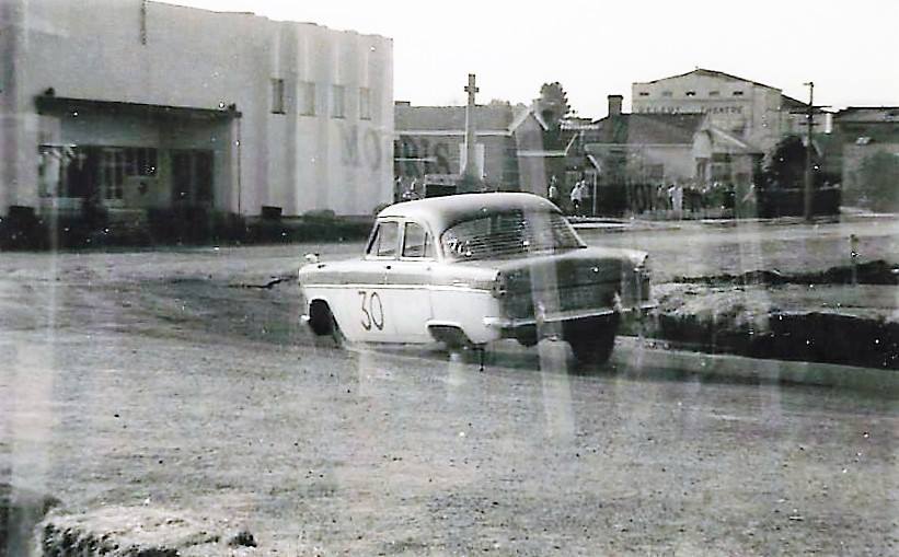 Name:  Matamata 1964 #47 1964 Ford Zephyr #30 Mk 2 Alan Boyle .jpg
Views: 1692
Size:  66.3 KB