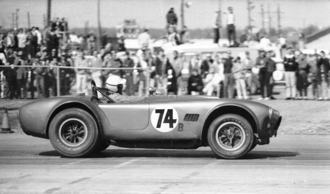 Name:  SHELBY COBRA  289 74 ALFRED GOLDMAN p2 GVR FEB 1967 (1).jpg
Views: 518
Size:  142.1 KB