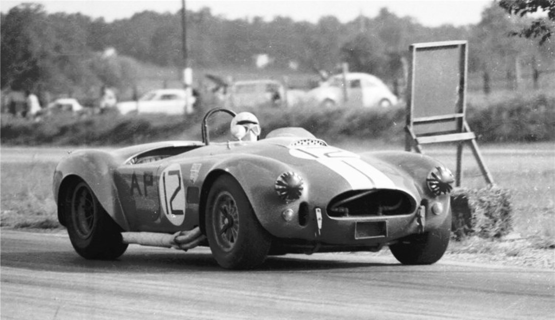 Name:  SHELBY COBRA 427 12 DAVID DUNLAP p2 GVR JUNE 1967 (2).jpg
Views: 504
Size:  131.5 KB