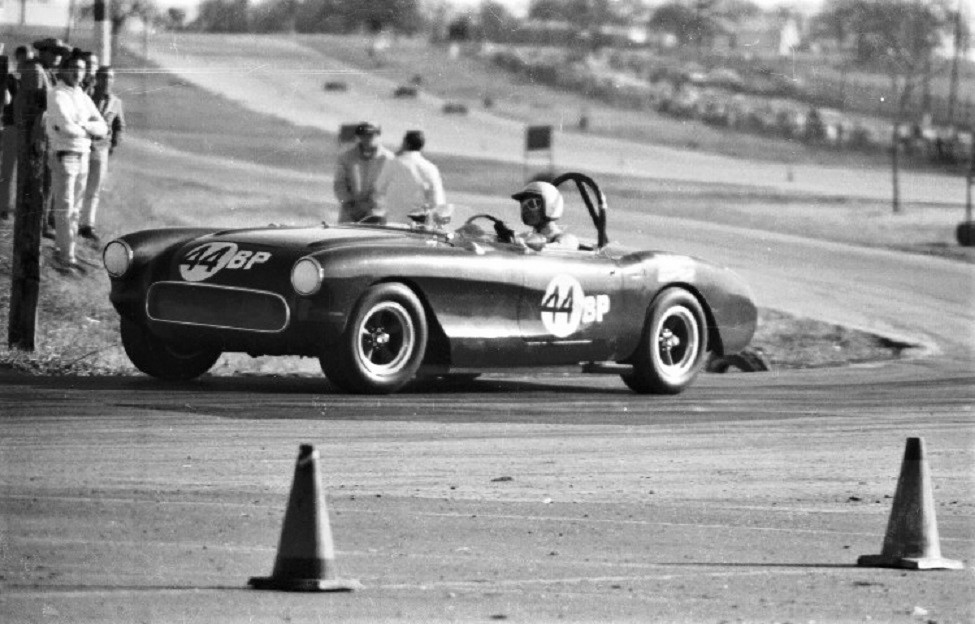 Name:  CORVETTE C1 PAUL WAHRENBERG p1 GVR FEB 1967 (1).jpg
Views: 693
Size:  172.1 KB