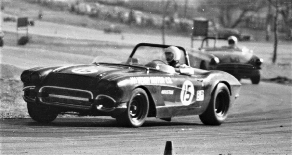 Name:  CORVETTE C1 ZOLTAN PETRANY GVR FEB 1967.jpg
Views: 1114
Size:  145.4 KB