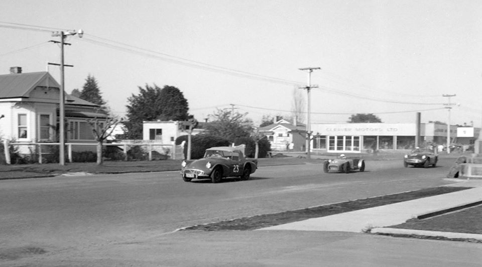 Name:  Motor Racing Matamata #42 1964 Sports Cars Daimler others Ross Cammick Scott-Given archives .jpg
Views: 2562
Size:  58.2 KB