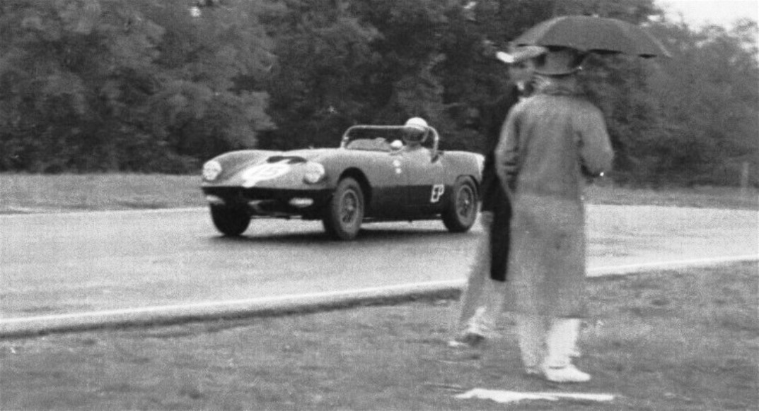 Name:  ELVA COURIER 15 GVR ENDURO 66.jpg
Views: 1069
Size:  132.4 KB