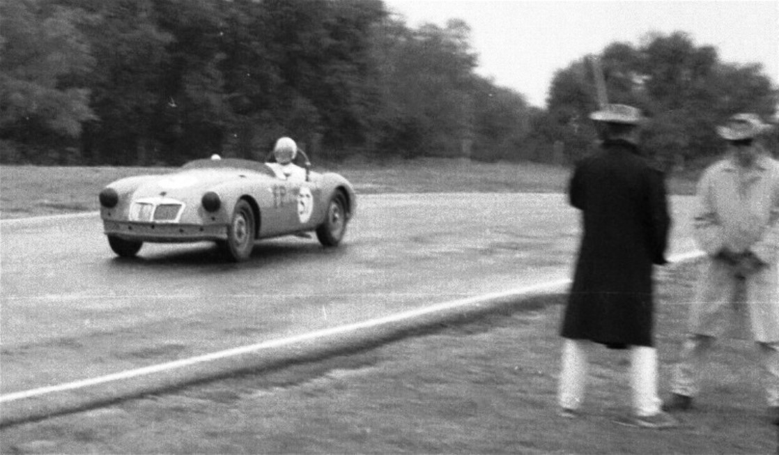 Name:  MGA RAY POST AND JOHN BARKER GVR ENDURO 66.jpg
Views: 1010
Size:  149.9 KB
