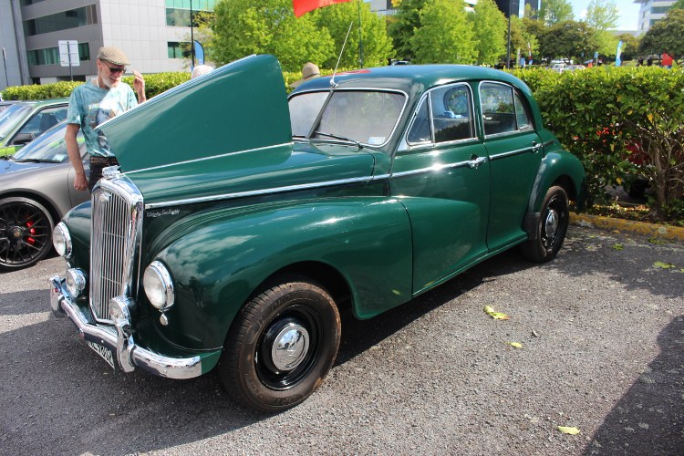Name:  C and C 2020 #343 Wolseley 6 bonnet up Oct 2020_10_24_1912 (750x500).jpg
Views: 567
Size:  174.0 KB