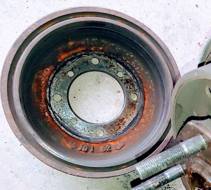 Name:  1962 Mini Cooper brake drum.jpg
Views: 582
Size:  181.2 KB