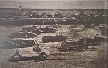 Name:  Ohakea1954mwtuEvgStdFriday5march1sm.jpg
Views: 1006
Size:  84.7 KB