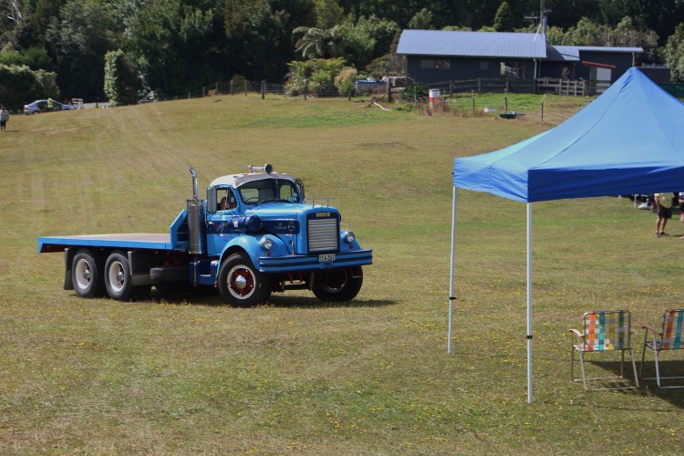 Name:  C and C 2021 #226 Pahoia White Truck - blue 2021_02_13_2126 (750x500).jpg
Views: 2710
Size:  150.5 KB