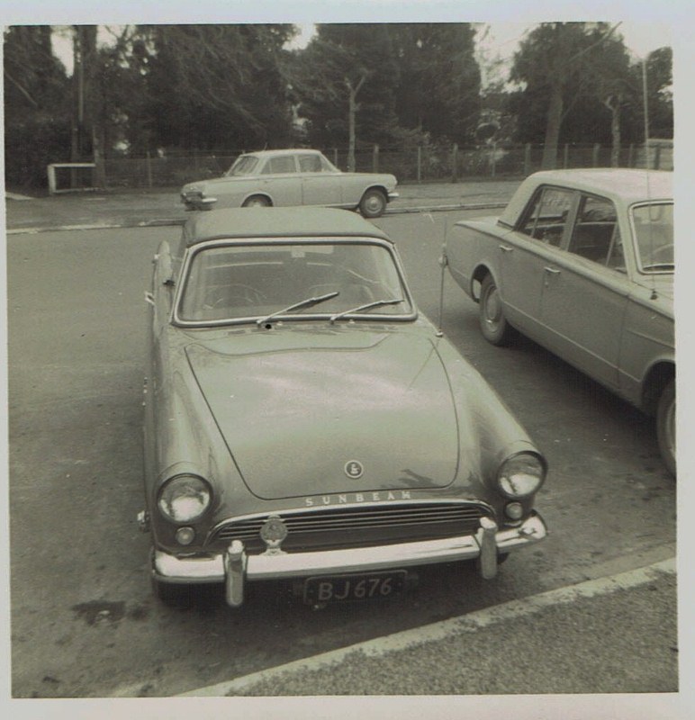 Name:  Cars by Roger Dowding #20 Sunbeam Alpine ; 1965 CCI05022016_0004 (772x800).jpg
Views: 1703
Size:  138.6 KB