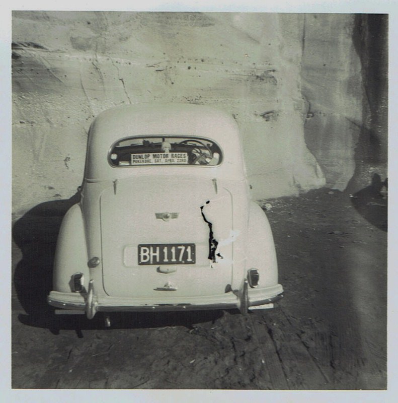 Name:  Cars by Roger Dowding #21 1951 Morris Minor - Richard Fowler Muriwai 1965 CCI05022016_0008 (791x.jpg
Views: 1443
Size:  134.3 KB