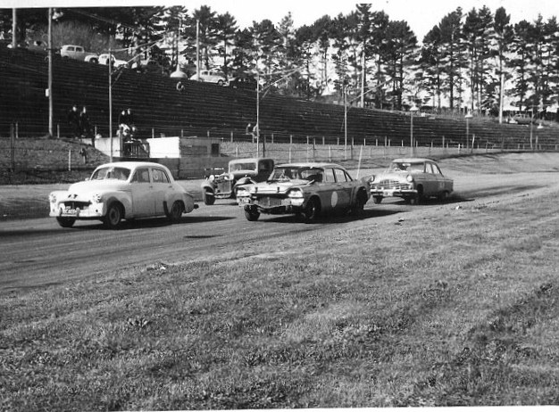 Name:  NSCC 1965 #58 Western Springs May 65 Lumsden De Soto Holden others sml Roger Herrick (640x480) (.jpg
Views: 3620
Size:  140.8 KB