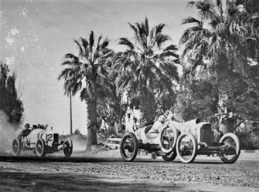 Name:  Two cars in motion.jpg
Views: 2547
Size:  184.9 KB