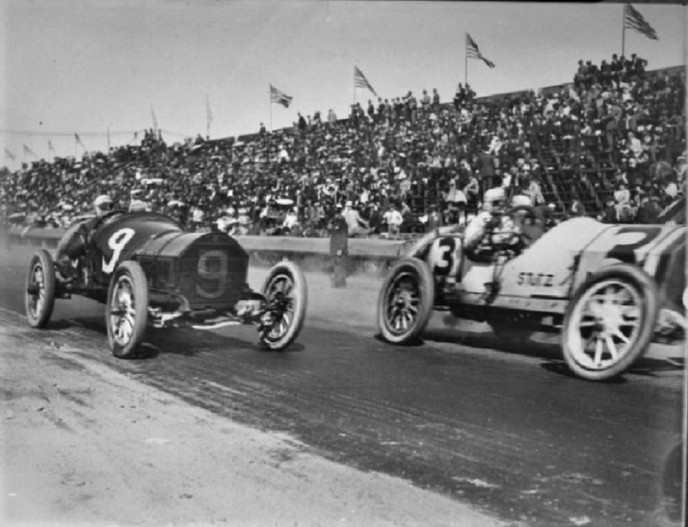 Name:  1914 Two cars and crowd..jpg
Views: 1951
Size:  185.5 KB