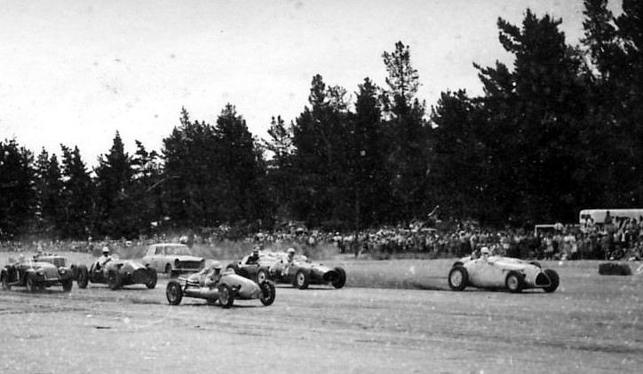 Name:  Motor Racing South Island #120 Tahuna - Nelson - Beach Racing 1960 Specials Sports Saloons Jim B.jpg
Views: 712
Size:  75.9 KB