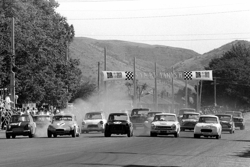 Name:  Waimate 1966 #0668 1966 Jan Allcomer Saloons Start Fahey W Collins K Grant Q D Simpson Bruce Dye.jpg
Views: 708
Size:  156.7 KB