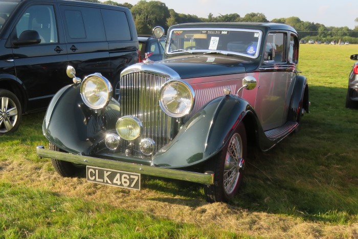 Name:  221_0916_004 Bentley.JPG
Views: 1863
Size:  130.4 KB