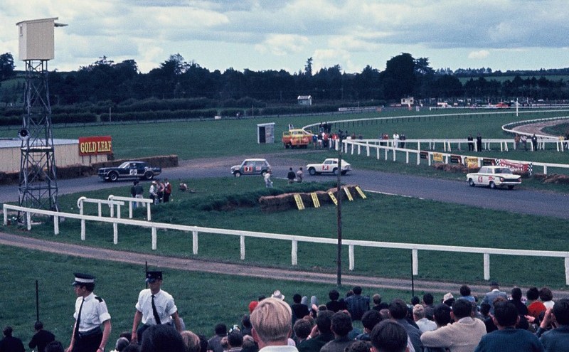 Name:  Pukekohe 1965 #0076 Fleetwood Mustang Mini Honda S600 Lotus Cortina 1965 Gold Leaf 3hr Race Ian .jpg
Views: 1728
Size:  136.7 KB