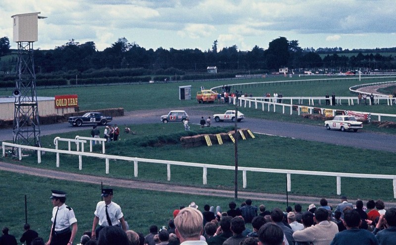 Name:  Pukekohe 1965 #0076 Fleetwood Mustang Mini Honda S600 Lotus Cortina 1965 Gold Leaf 3hr Race Ian .jpg
Views: 1036
Size:  136.7 KB