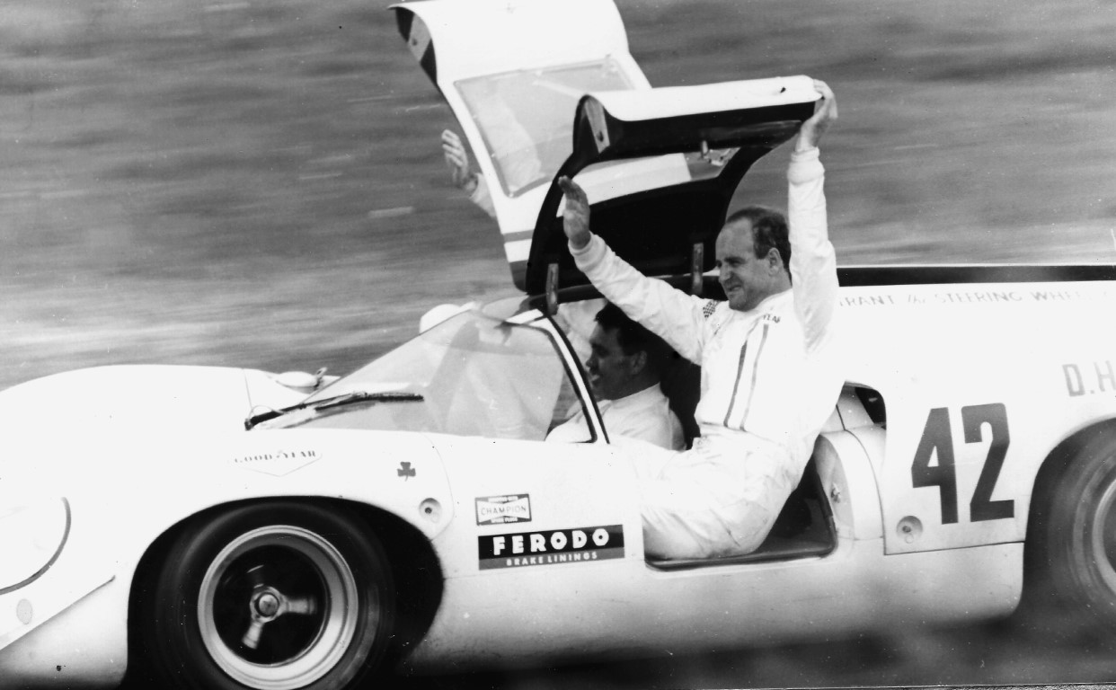 Name:  Denny Hulme Lola T70 1968 Tourist Trophy_01 (Medium).JPG
Views: 1065
Size:  156.9 KB