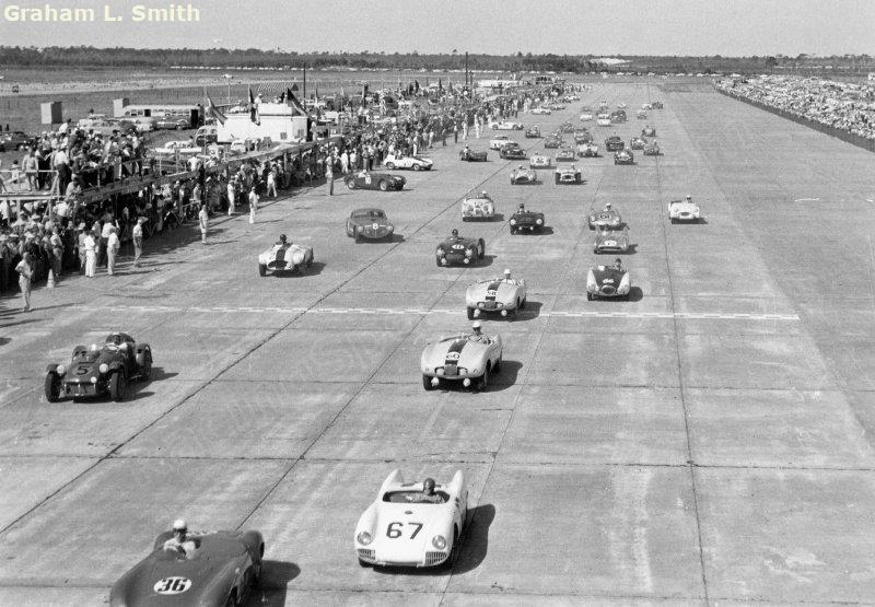 Name:  Sebring 1955 #062 The Start two Racing Sports Cars .com  Graham L Smith .jpg
Views: 541
Size:  91.9 KB