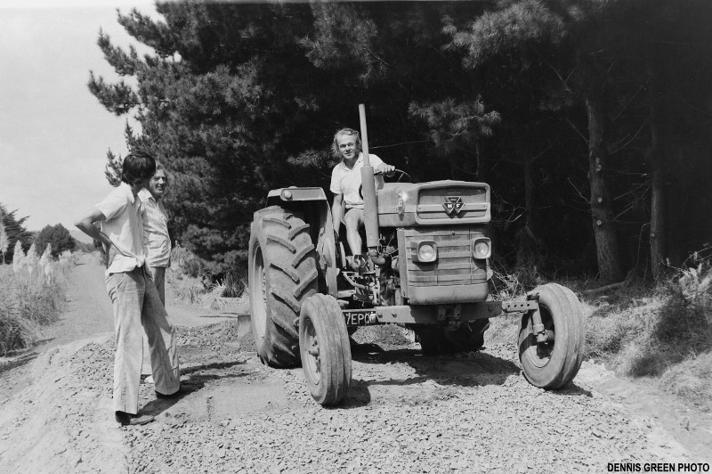 Name:  NSCC 1975 #139 1978 Woodhill Rally 1978 Building Yump Tom Grace and Tractor Dennis Green (3) (80.jpg
Views: 561
Size:  188.3 KB