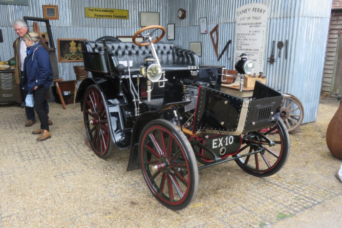 Name:  221_0919_0191 Daimler.JPG
Views: 554
Size:  130.0 KB