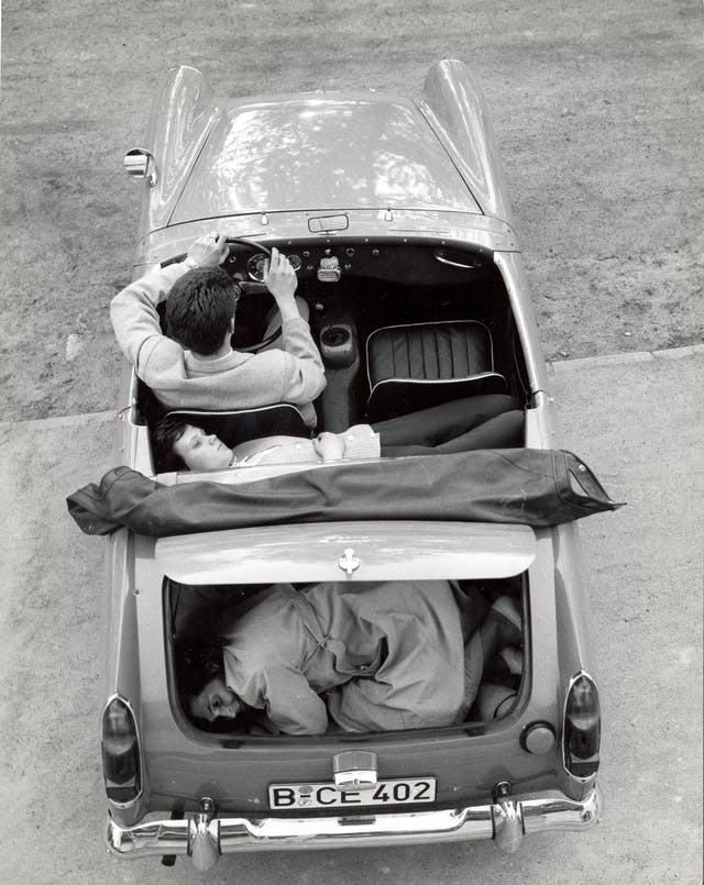 Name:  AH Sprite #292 Sprite Mk 2 1962 how 3 people went under Berlin Wall gate Getty images .jpg
Views: 1085
Size:  73.6 KB
