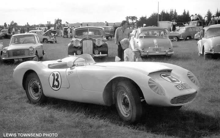 Name:  Motor Racing Levin #134 1960 Buckler Vic Simkin Humber 80 engine #23 RC Lewis Townsend .jpg
Views: 504
Size:  46.8 KB