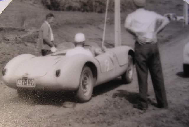 Name:  Bucklers in NZ #028 Buckler Vic Simkin 1956 - 61 487.119 plates Kelvin Brown .jpg
Views: 1501
Size:  29.8 KB