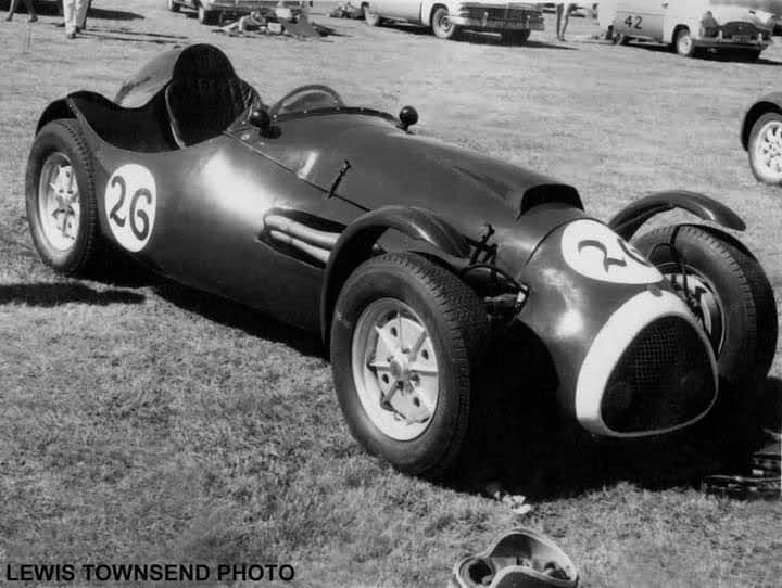 Name:  Ohakea 1961 #051 Cooper Bristol ex Len Gilbert #26 A A Bert Grimshaw - Jones in paddock  RC Lewi.jpg
Views: 572
Size:  59.5 KB