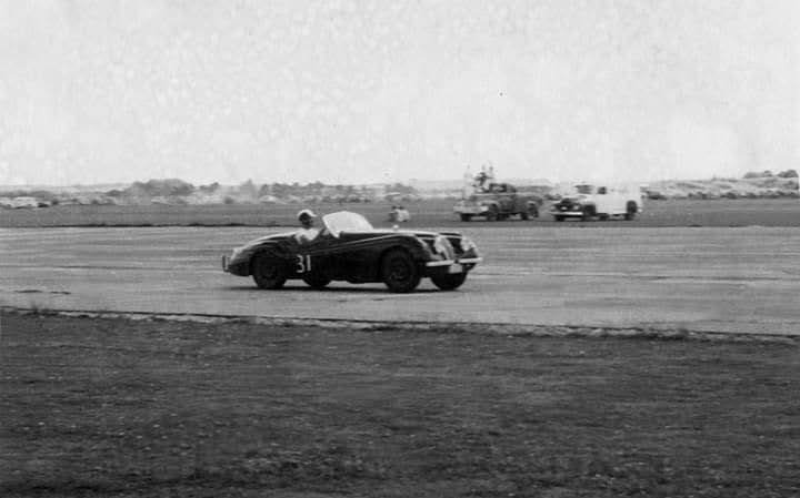 Name:  Ohakea 1961 #022 Jaguar XK 120 #31 Rod Coppins on track RC Lewis Townsend .jpg
Views: 297
Size:  36.9 KB