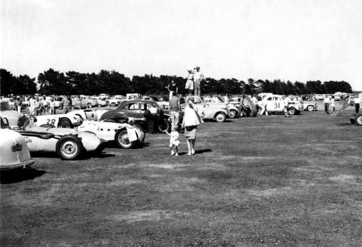 Name:  Ohakea 1961 #040 Racing Cars Specials Saloons in paddock Normac #39 w #38 RC Lewis Townsend.jpg
Views: 402
Size:  50.6 KB