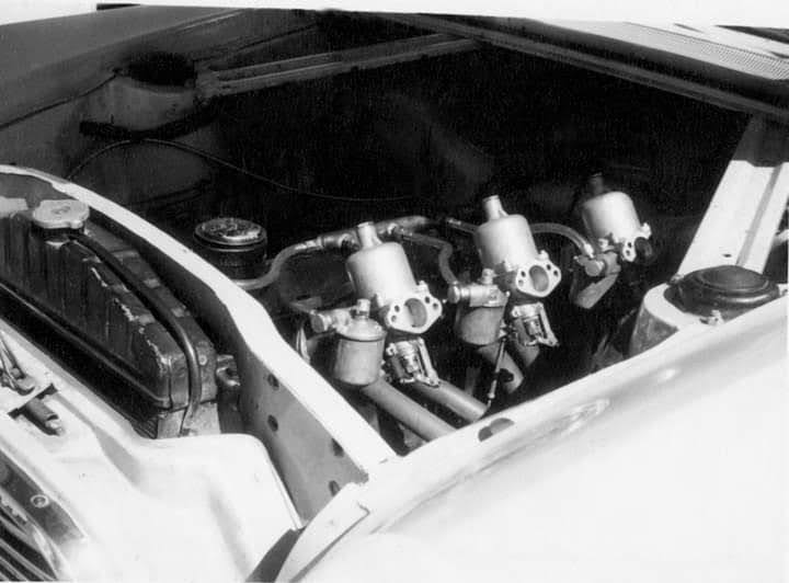 Name:  Ohakea 1961 #043 Zephyr Mark 2 - Raymond Mays Head Triple SU carbs RC Lewis Townsend .jpg
Views: 723
Size:  48.4 KB