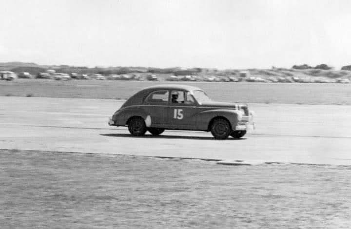 Name:  Ohakea 1961 #025 Peugeot 203 #15 Tony Lawrence on track RC Lewis Townsend .jpg
Views: 397
Size:  34.3 KB