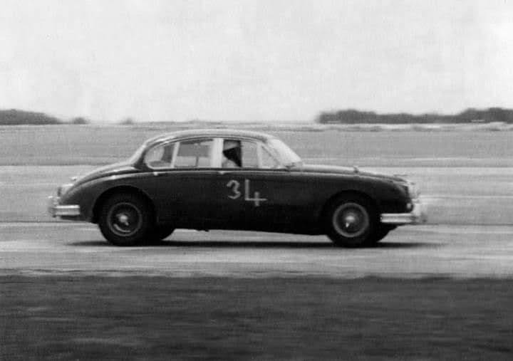 Name:  Ohakea 1961 #026 Jaguar Mk 2 #34 Simon Taylor also at Levin 1961 on track RC Lewis Townsend .jpg
Views: 384
Size:  33.2 KB