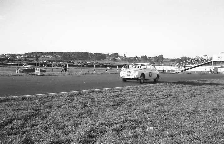 Name:  Pukekohe 1965 #159 Wills 6 Hour Coppins Ward Jaguar MK2 #36 winner Oct 65 John Larry Lawton.jpg
Views: 811
Size:  58.2 KB