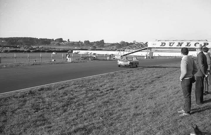 Name:  Pukekohe 1965 #158 Wills 6 Hour Austin 1800 Peter Ellis Roger Staniforth #25 retired 9 Oct 65 Jo.jpg
Views: 779
Size:  50.1 KB