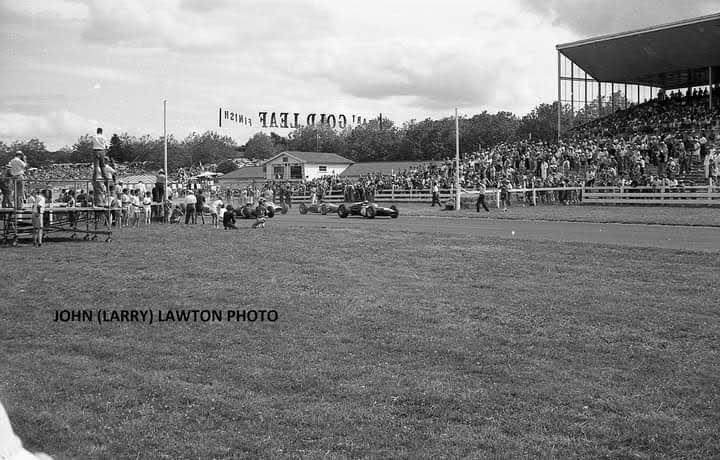 Name:  Pukekohe 1965 #102 1965 NZIGP Start Main Race John Larry Lawton .jpg
Views: 414
Size:  64.7 KB